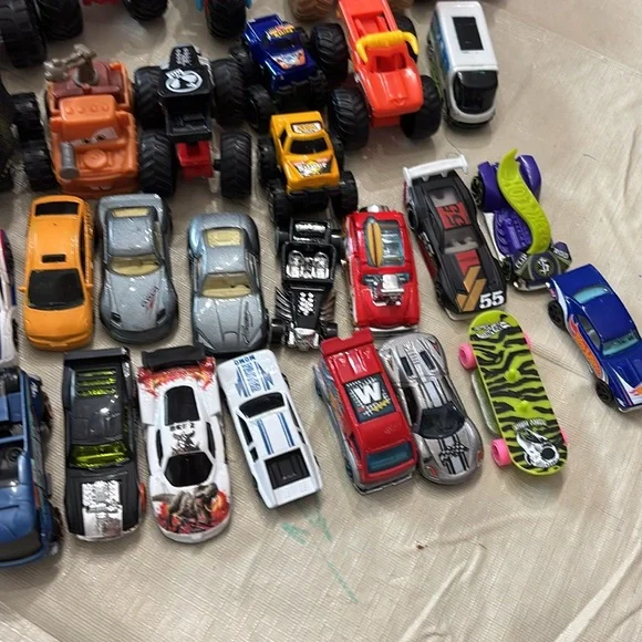 Cars / trucks